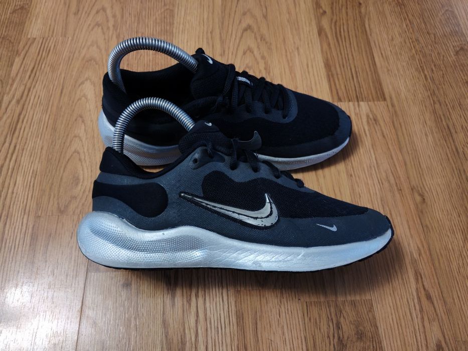 Кроссовки Nike Revolution 7