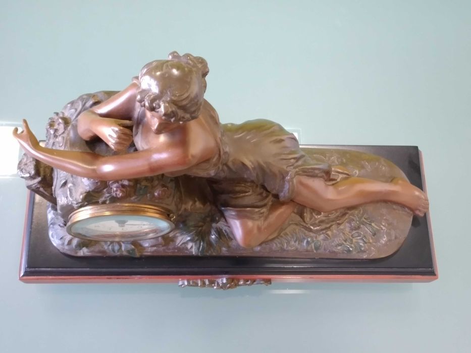 Relógio de mesa estilo clássico