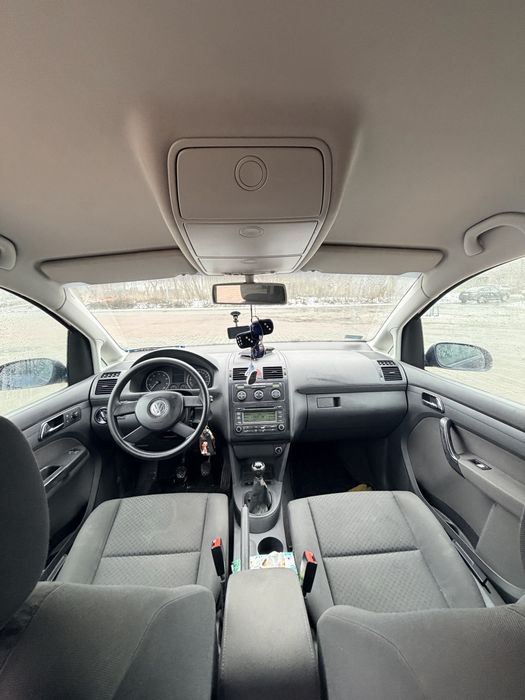 VW Touran 1.6 MPI 7-osobowy |