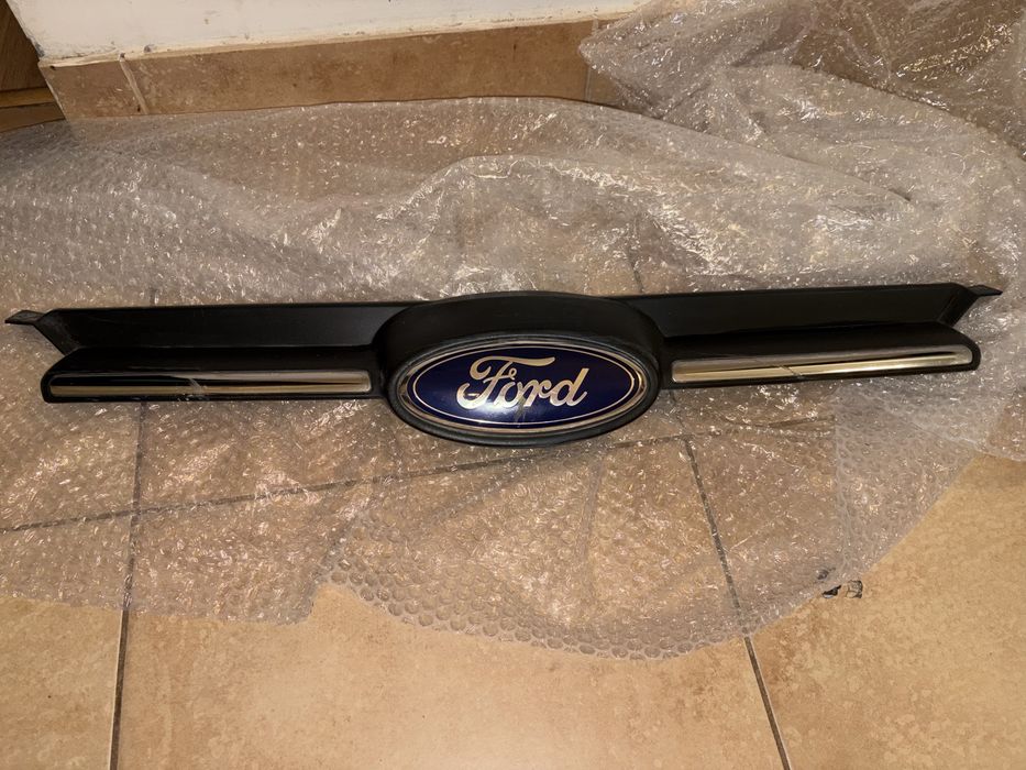 Решітка радіатора Ford Focus 3