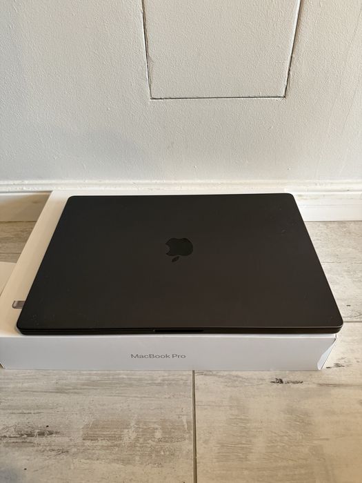 Macbook pro A3403 M4 pro 16” 24gb 512 sad stan idealny 13 cykli