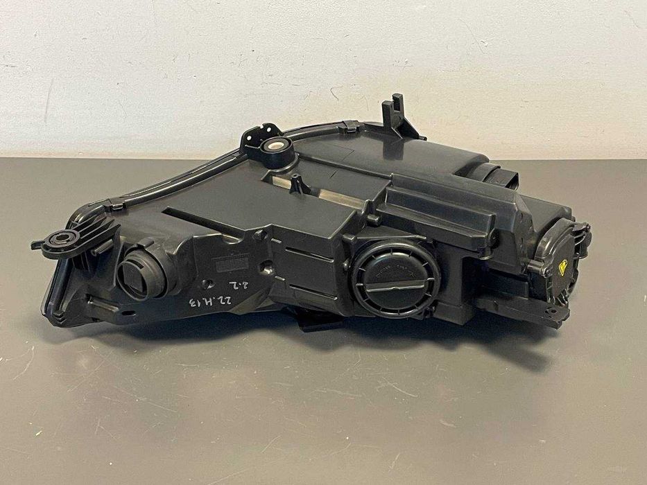Prawa Lewa Lampa Reflektor Audi A4 B9 Przed Lift Bi-Xenon