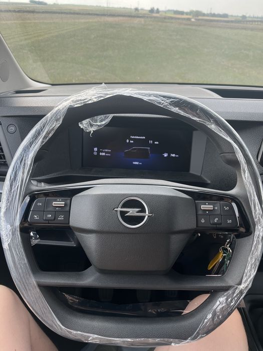 Opel Vivaro 1.5 z paką