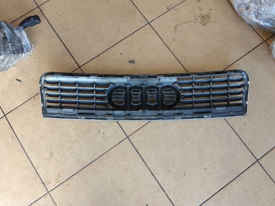 AUDI A4 B6 grill atrapa