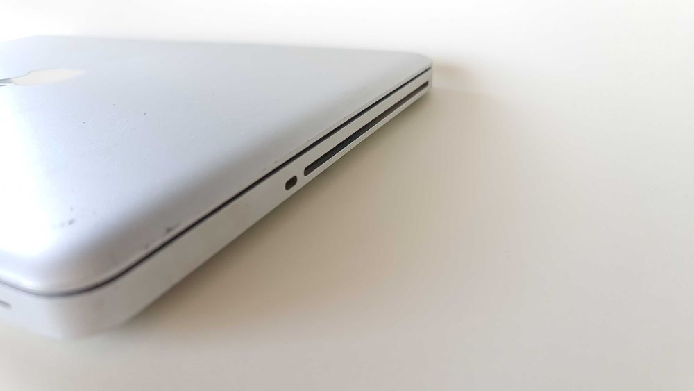MacBook Pro 13" 2010 Core 2 Duo 2.4GHz 4GB HDD 500GB High Sierra