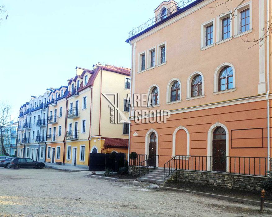 Оренда фасадного комерційного приміщення у Старому місті біля Ратуші