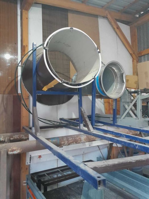 Stojaki choinkowe ekspozycyjne na punkt sprzedaży