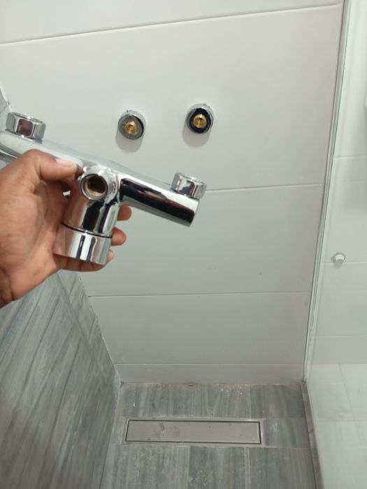 Serviços de instalação e manutenção64650759824897122
