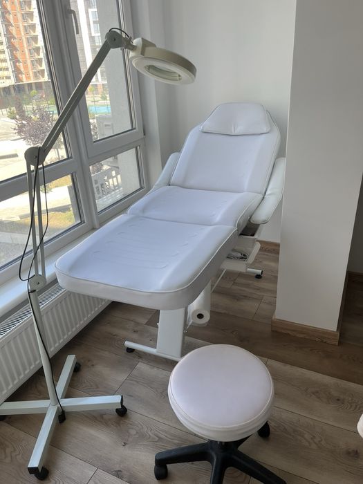 Кушетка, Косметологічна кушетка лежак