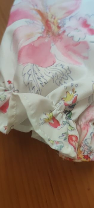 Біле плаття з квітами
