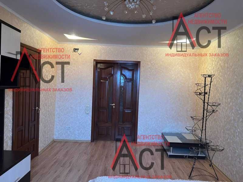 Продам 4-комн. кв. Центр, начало проспекта Героев Харькова, бывш Моск.