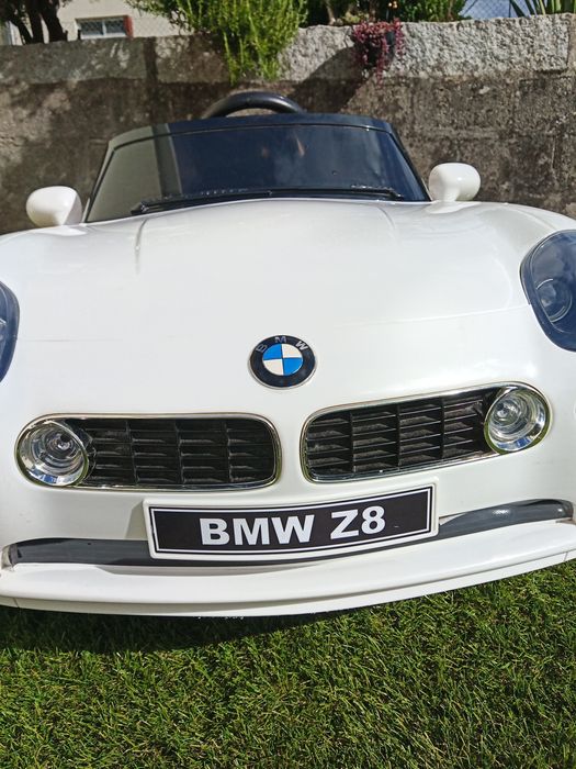 Carro elétrico BMW Z8 para criança