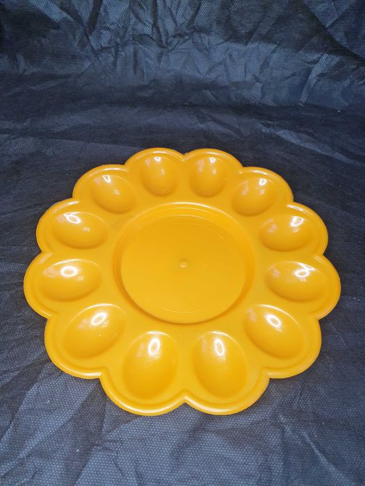 Plastikowy talerzyk na jajka Wielkanoc