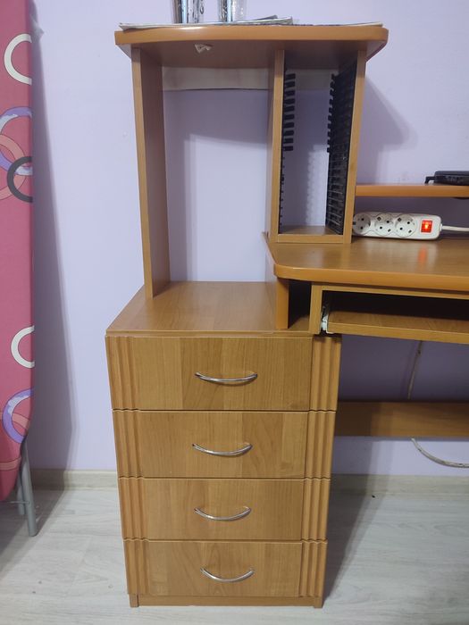 Продам маленький комп'ютерний стіл