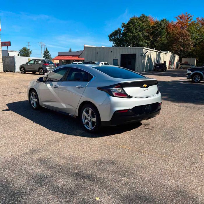 Chevrolet Volt LT      2017