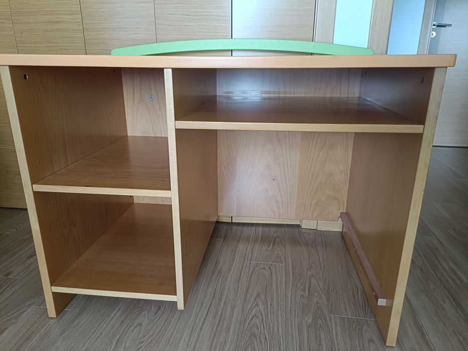 Secretária criança/jovem