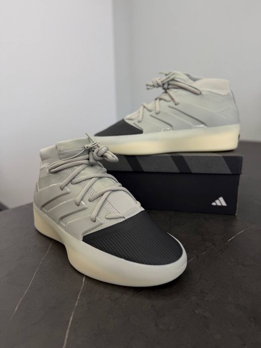 Оригінальні баскетбольні кросівки Adidas Fear Of God Athletics IE6188