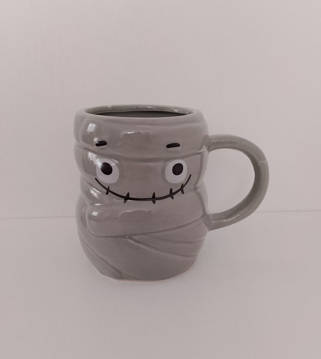 szary kubek ceramiczny w kształcie uroczej mumii 460 ml HIT
