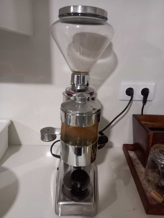 Moinho de café antigo Quickmill Omre