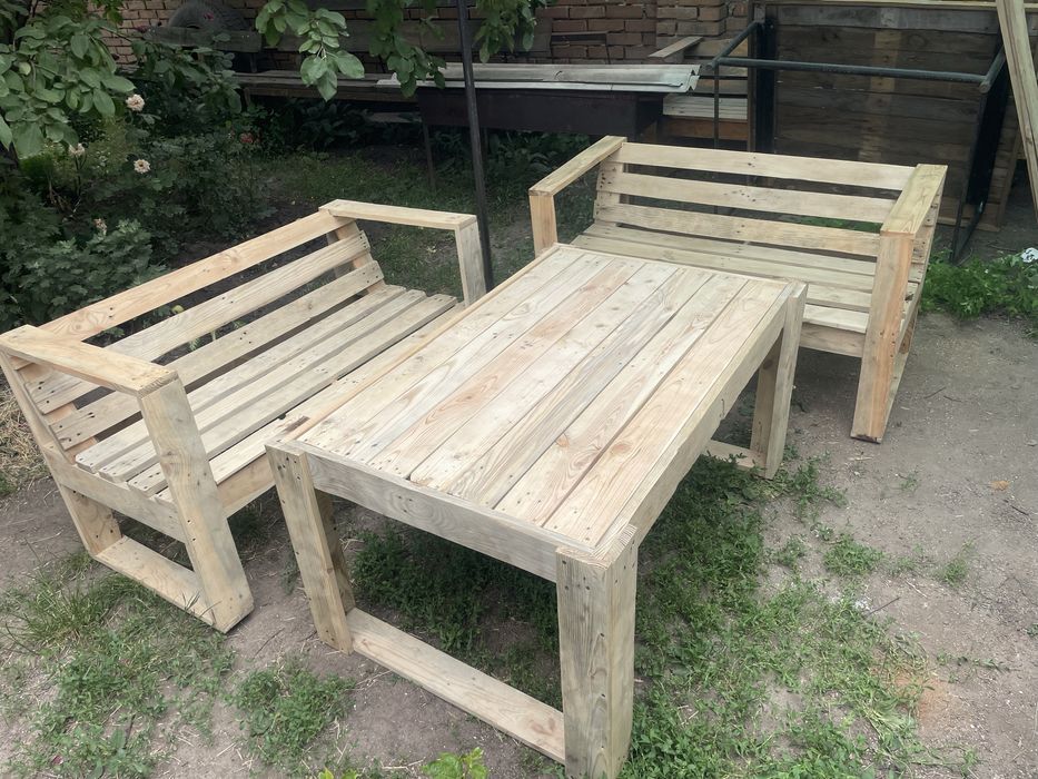 Продам лочку і стіл  з палети