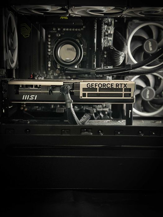 Komputer stacjonarny/Gamingowy – Ryzen 9 9950X3D / 64 GB RAM 6000MHZ