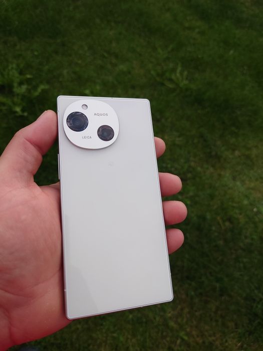 Эксклюзив: Японский Sharp Aquos R9 12/256GB