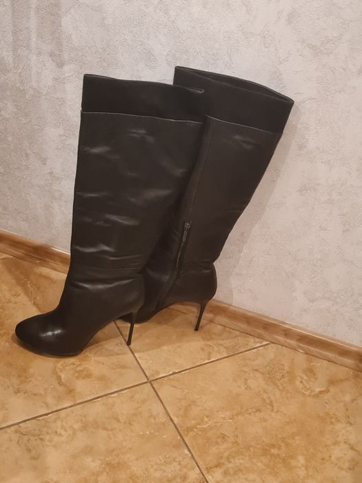 Продам жіночі шкіряні чоботи