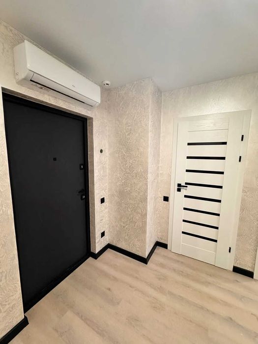 2 кімнатна квартира з ремонтом та меблями поруч з Велесом