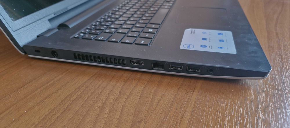 Ноутбук DELL Inspiron 17 5748 / "17,3"
