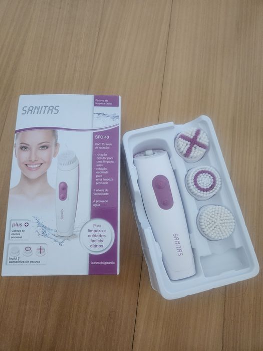 Escova de Limpeza Facial c/ 3 Acessórios Nova