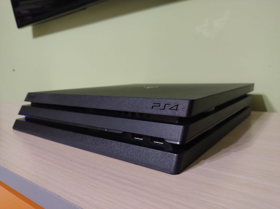 PS4 Pro cuh-7216b BLOD