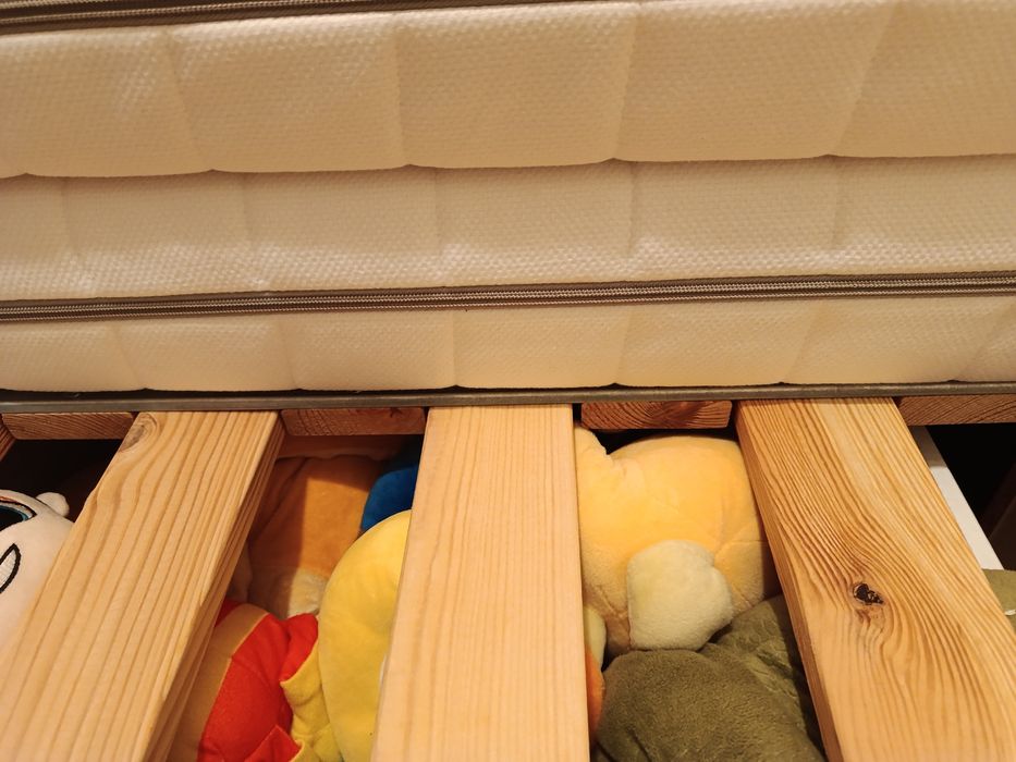 Cama de gavetão Hemnes com 2 colchões