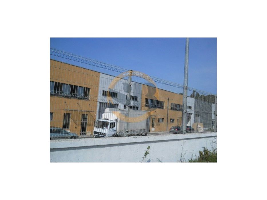 Armazém em Zona Industrial de Oliveira de Azeméis