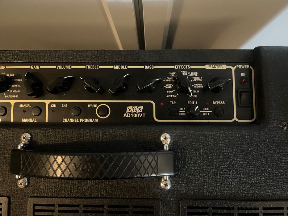 Amplificador de Guitarra Vox AD100VT