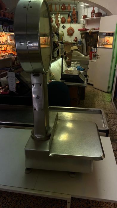 VENDO Balança comercial ROMÃO , em excelente estado
