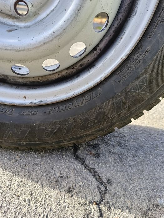 Продам резину з дисками 175/70R13