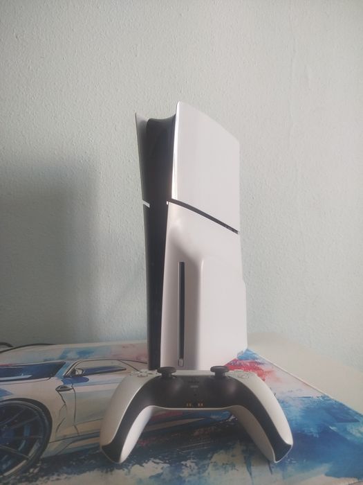 PlayStation 5 CD com um comando