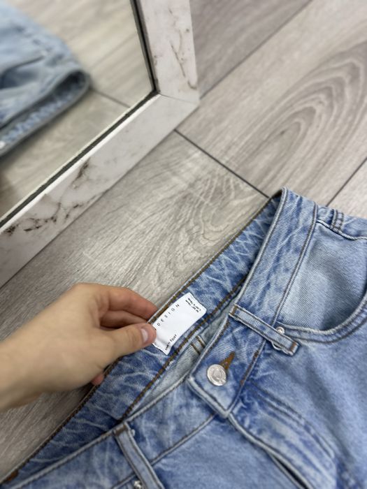 Мужские базовые светлые широкие джинсы