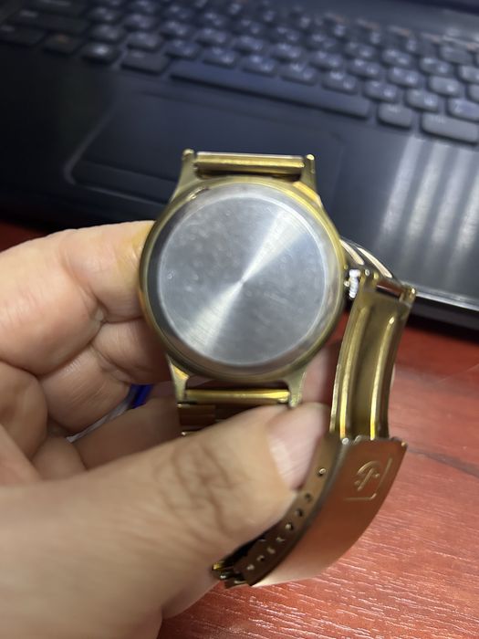 Годинник б у в асортименті