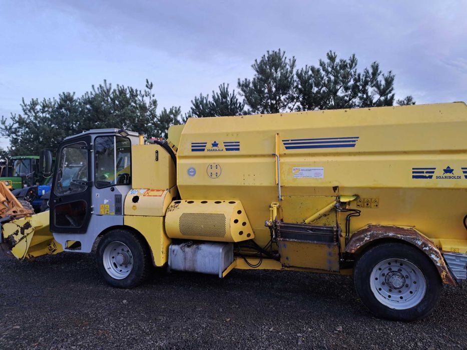 Wóz paszowy Sgariboldi MAV 2213 Plus 4WS Paszowóz