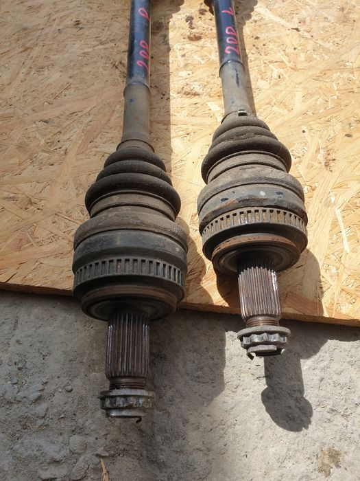 Półoś lewa Bmw e81 e87 e90 e91 e92 e93