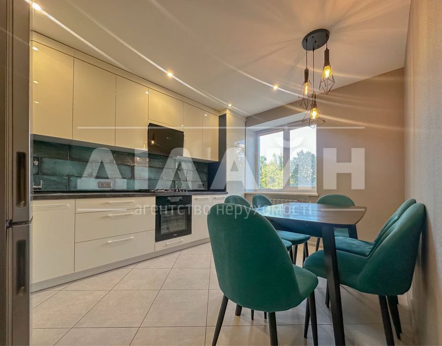 Apartment in Zaporizhzhya, Selyshche Ovochivnykiv - More