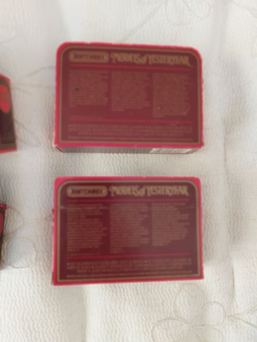 conjunto de 4 carros Matchbox de Ontem.