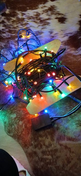 Lampki zewnętrze na dom czy choinkę