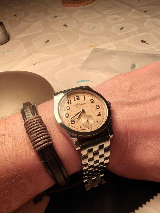 Relógio aço em salmão 36mm calibre Seiko modelo Calatrava