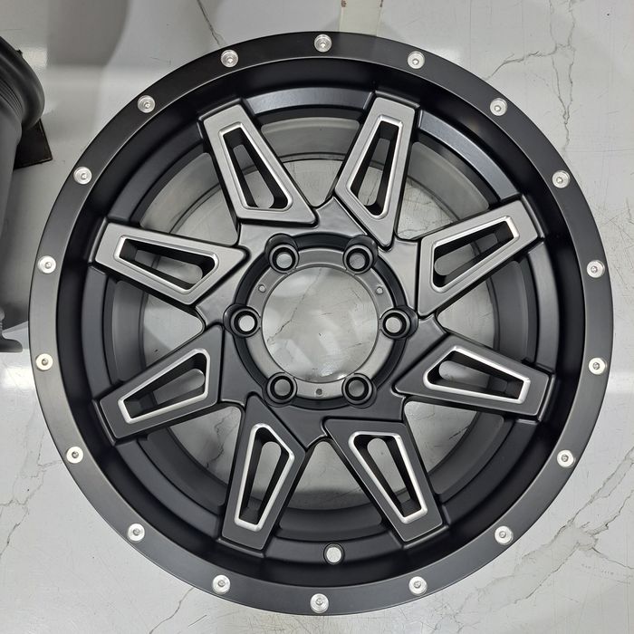 Jantes 16" Off-road 4x4 6x139,7 Toyota Nissan mitsubishi