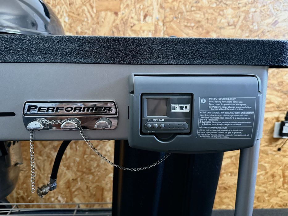 Grelhador Weber Carvão Premium + Capa