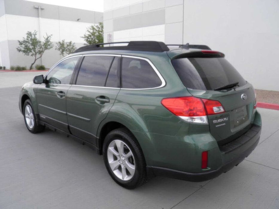 Subaru Outback 2.5I Limited      2013