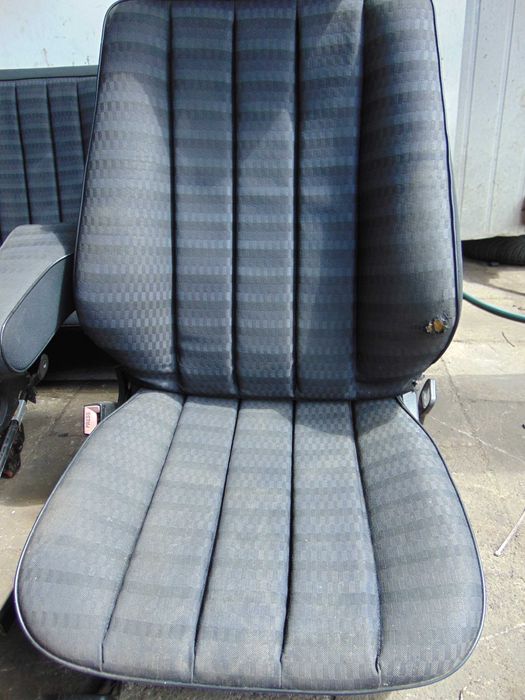 Fotele Kanapa Podłokietnik Mercedes 190 W201  komplet