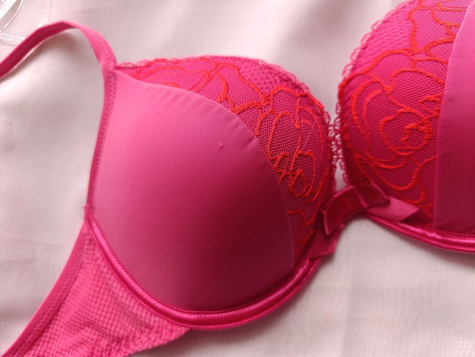 Triumph- Heart& Flower Spotligh Whu- push-up- 80C